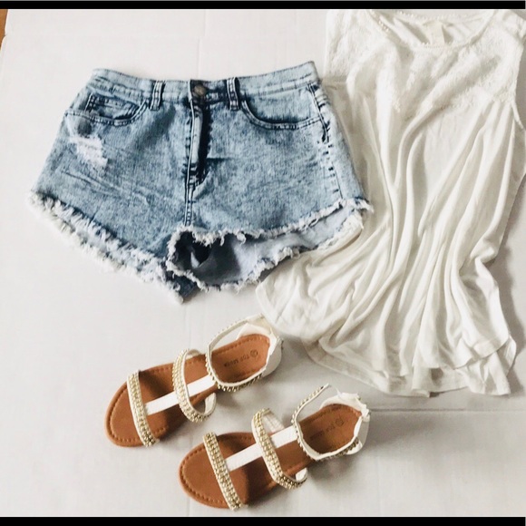 Fringe Bottom Jeans Shorts - Picture 1 of 3